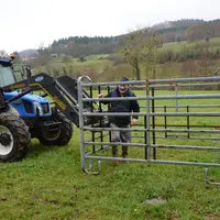 <em class="placeholder">contention cage portée pour les veaux naissants en plein air</em>