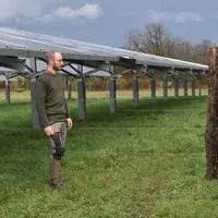 agrivoltaïsme éleveur prairie