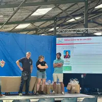 remise des prix du concours "Parie sur ta prairie" Centre-Val de Loire1 édition 2025 avec des éleveurs sur une scène
