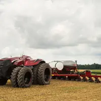 Tracteur du futur, mis au point par le constructeur Case IH. Robot agricole mobile. Machine dépourvue de cabine et se déplaçan