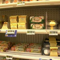 Les hausses des prix des fromages en magasin sont nécessaires pour faire face à la hausse du coût de l'alimentation animale en élevage.
