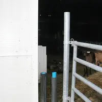 Le passage d’homme permet d’accéder rapidement et sans effort au lot unique dans la chèvrerie.