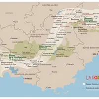 Vingt-et-une étapes d'environ vingt kilomètres chacune relient la plaine de Crau à la vallée de la Stura en Italie.