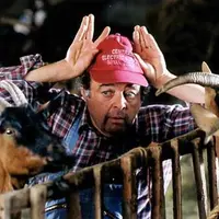 Jojo Braconnier (Jacques Villeret) et ses chèvres
