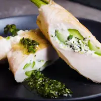 Herbes et chèvre apportent fraîcheur à ce plat savoureux
