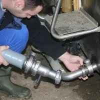 Le lait donné aux associations est collecté et transformé par les laiteries. Les produits laitiers reviennent ensuite aux associations.