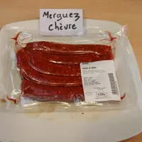Les saucisses se déclinent nature, tradition, au piment d'Espelette ou en merguez.