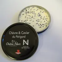 DÉTOURÉ ET AVEC PHOTO 2B. Le fromage au caviar est la plus récente des nombreuses innovations initiées par Chêne vert. © Chêne Vert