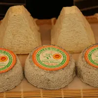 Si la liste des ingrédients est notée, le lait et les éventuels autres allergènes doivent être mis en évidence sur l’étiquette (ici en gras). © B. Mor