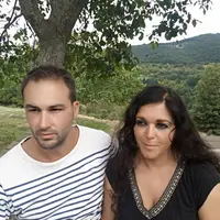 Aurélien et Karine Mourier, 38 et 39 ans, éleveurs de 125 chèvres en Ardèche © DR