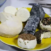 Les fromages fermiers pourront faire partie des approvisionnements durables des collectivités aux yeux de la loi Egalim. © I. Heeren