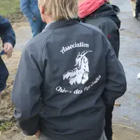 Chacun porte haut les couleurs de la race qu'il défend, mais les associations collaborent entre elles pour les évènements nationaux tels que le salon