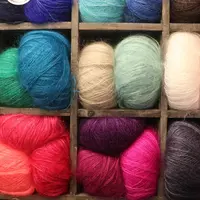 La toison des chèvres angoras françaises a atteint un niveau de finesse de fibres excellent, reconnu à l'international.  © B. Morel