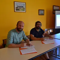 Henri Triballat, directeur de la production laitière de la laiterie Triballat Rians, et Sylvain Boiron, président de l'organisation de producteurs cap