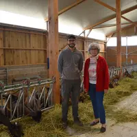Sur la commune de Selles-Sur-Cher, Vincent et Marie-Frédérique Péré ont reconstruit un bel outil de travail après l'incendie, permettant d'élever plus