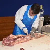 La recherche de nouvelles découpes pour une meilleure valorisation de la viande de chevreau a fait l'objet de nombreux essais, avec à la fin une bonne