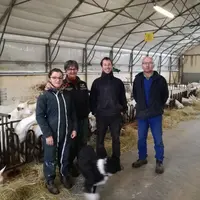 Avec 15 à 20 % de lactations longues, Patrick et Antoine Rapin soutiennent la trésorerie de leur exploitation en hiver, en maîtrisant la charge de tra