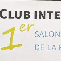 Affiche à l'entrée du club international au salon Capr'Inov 2023