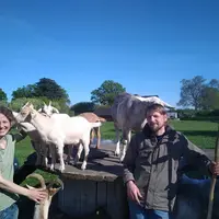 Katya, Thomas et leurs chèvres