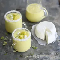 Smoothie au chèvre frais, ananas et coco