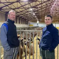 Johann Vevert et son associé, éleveurs sur une exploitation diversifiée en Meurthe-et-Moselle