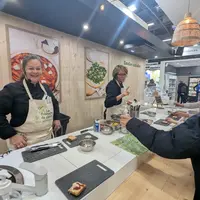 pôle culinaire sur le stand des fromages de chèvre dans le pavillon 1 du salon de l'agriculture 2025