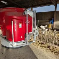<em class="placeholder">Robot d'alimentation Lely Vector dans un élevage de chèvres</em>