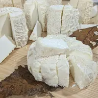 chabichou du Poitou et le mothais sur feuille