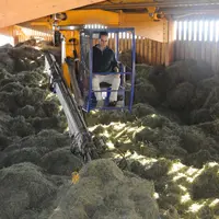 La grange est à la fois un lieu de séchage et de stockage.