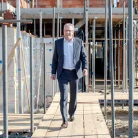 L'entrepreneur néerlandais Adrie Van Kessel est propriétaire de la  ferme hongroise Almakúti.