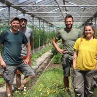 En été, cinq personnes travaillent sur les deux sites, pour 3,5 Equivalents Temps Plein. © V. Bargain
