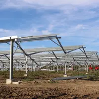 A Seysses, près de Toulouse, l’entreprise exploite déjà 3 ha d’ombrières monochapelles et construit 4 ha d’ombrières multichapelles. © RFL