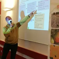 Laurent Naselli, producteur isérois au jardin du Fontanil est venu apporter son témoignage sur la solarisation de ses cultures légumières.