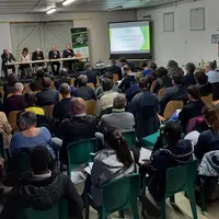 Chaque année, des agriculteurs produisant l'équivalent de 300 000 tonnes de fruits et légumes (pomme, prune, raisin de table, cerise, melon et ail) co