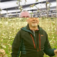 Willi Flechl exploite 30 ha de pommiers, 5 ha de pruniers et 5 ha d’abricotiers.