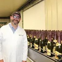 « Le jus de pomme est un axe de développement important pour Kerisac », indique Laurent Guillet. © Véronique Bargain - FLD