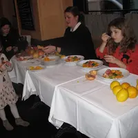 « La transmission joue un rôle : ceux qui ont cuisiné avec leurs parents sont également ceux qui cuisinent davantage de fruits et légumes frais (54 %