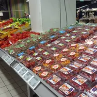 Délaissé, l'emballage plastique est revenu en force en début de confinement, mais le travail sur les emballages alternatifs continue.  © Claire Tillie