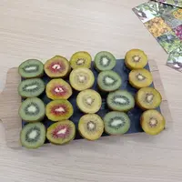 Trois couleurs de kiwis chez Cancel qui compte développer les volumes.