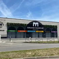 Devanturte magasin Grand Marché La Marnière