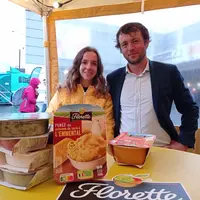 deux personnes de Florette présentent des nouveaux produits.