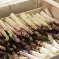 un colis d'asperges françaises