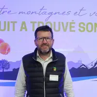 Régis Aubenas, producteur de nectarines et abricots dans la Drôme, président de l'association Fruits Plus et élu à la cha