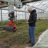 <em class="placeholder">Mise en marche du robot de la ferme pilote des Fermes Debout à Saint-Nom-le-Bretèche.</em>