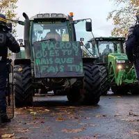 Les revendications lors de la manifestation parisienne du 27 novembre 2019 ciblaient les pouvoirs publics, accusés d'abandonner les agriculteurs. © G.