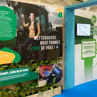 Stand de promotion du bioéthanol au Salon de l'agriculture. L'E85 touche désormais un large public attiré par le prix attractif à la pompe. © G. Omnès