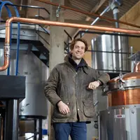 Étienne d'Hautefeuille, 200 hectares de céréales dans la Somme. "On produit tous les jours — un ou deux brassages et des distillations — mais aucune b