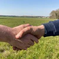 Le principe d'un GFA mutuel : des particuliers investissent dans des parts de GFA, lequel acquiert le foncier © C. Baudart