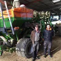 Michel et Nicolas Dostes, agriculteurs à Astaffort (47)  -   "Avec des colzas développés suffisamment tôt grâce au semis direct et précoce, aucun inse