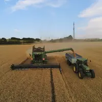 La sous-traitance de A à Z ne cesse de se développer en France, qu’il s’agisse de faire faire l'ensemble des travaux agricoles ou la totalité des tâch